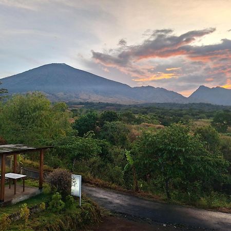Family Rinjani Bungalow Sajang Buitenkant foto