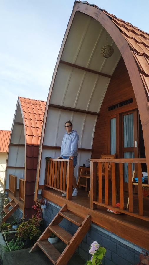 Family Rinjani Bungalow Sajang Buitenkant foto