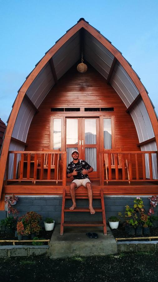 Family Rinjani Bungalow Sajang Buitenkant foto
