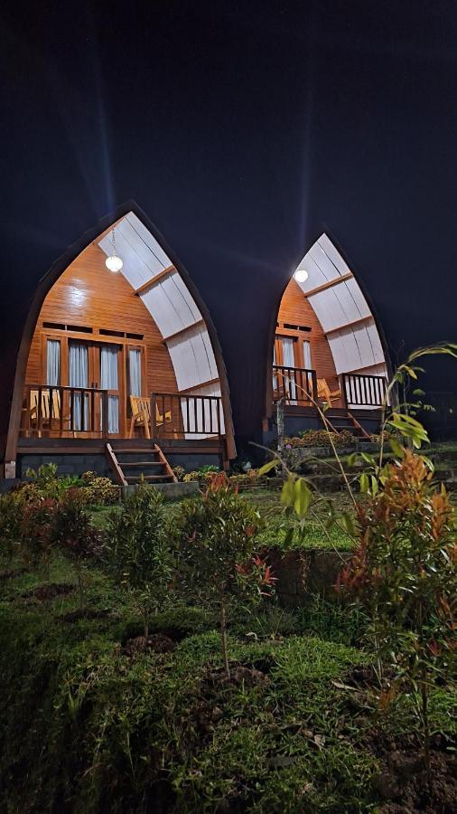 Family Rinjani Bungalow Sajang Buitenkant foto