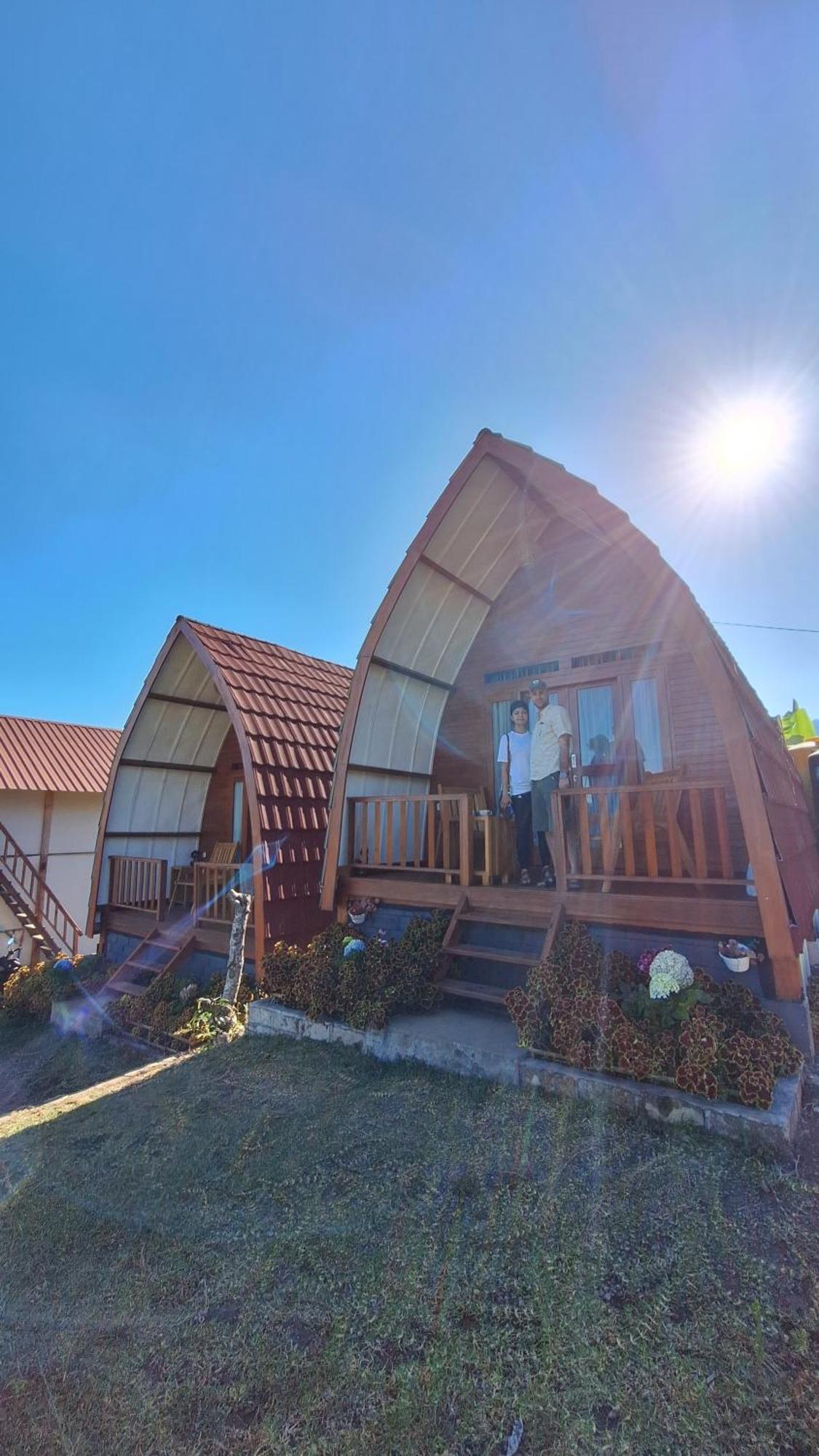 Family Rinjani Bungalow Sajang Buitenkant foto