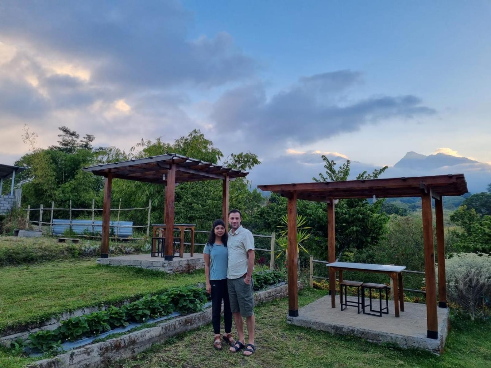Family Rinjani Bungalow Sajang Buitenkant foto